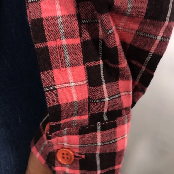 Women’s plaid off the shoulders top - Picture 7 of 7